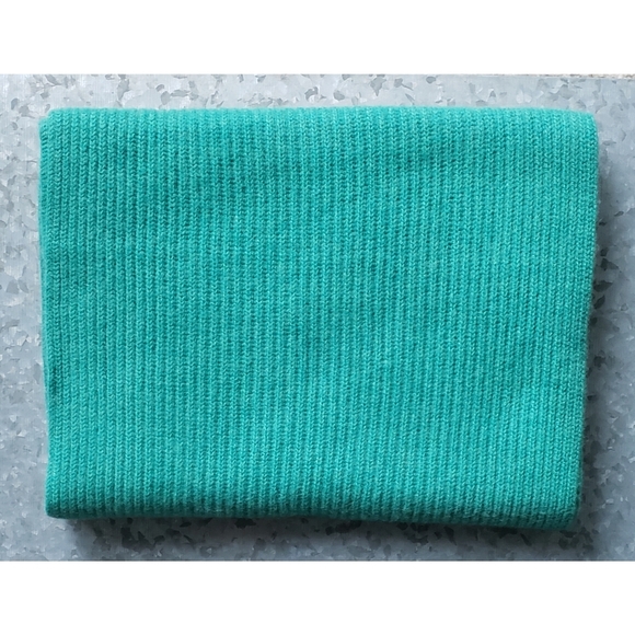 30. J.Crew Ribbed cashmere scarf - Picture 6 of 8